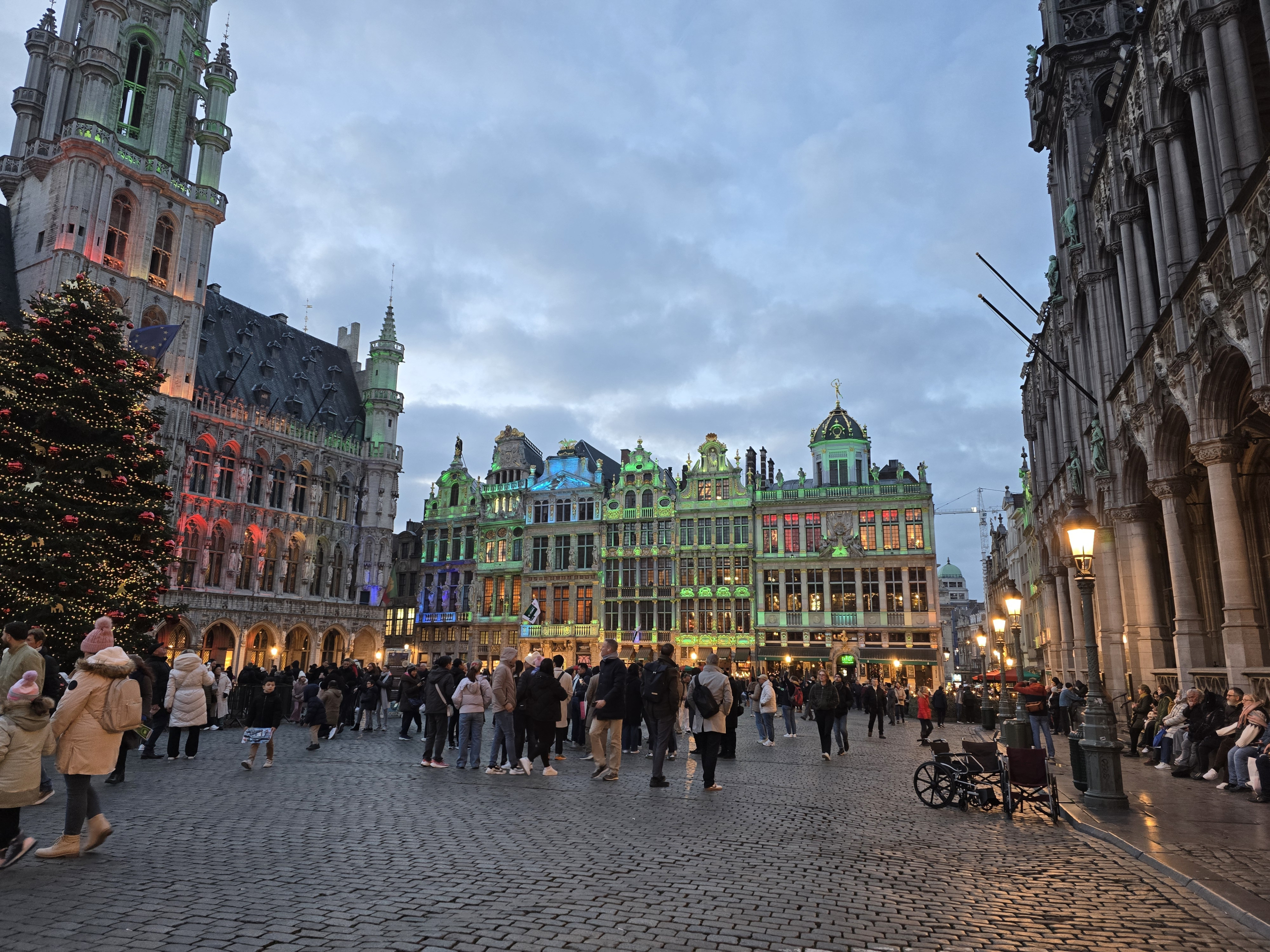 Private Christmas Trip: Brussels & Strangest Borders from Amsterdam