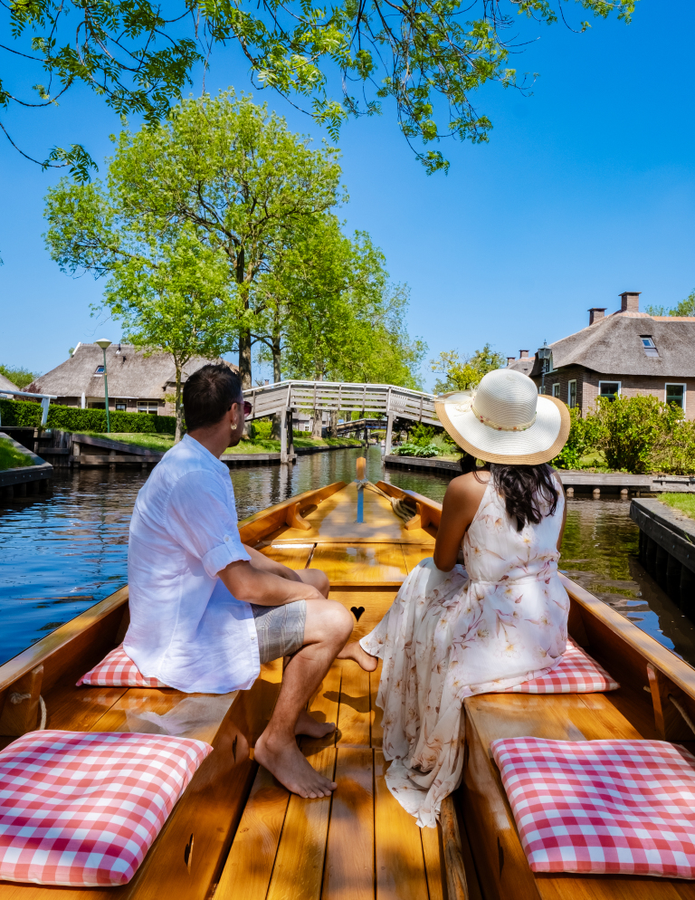 Private Edam, Volendam & Giethoorn (with VR + boat)